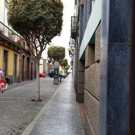 Apartamento Calle Pérez Galdós 20 *